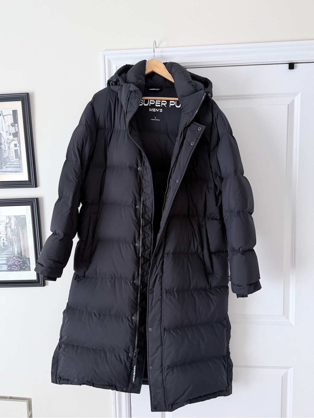 Aritzia Men's Long Hooded Super Puffer Coat - Black